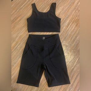 Like new - Ribbed 2 piece - Matching set in black
